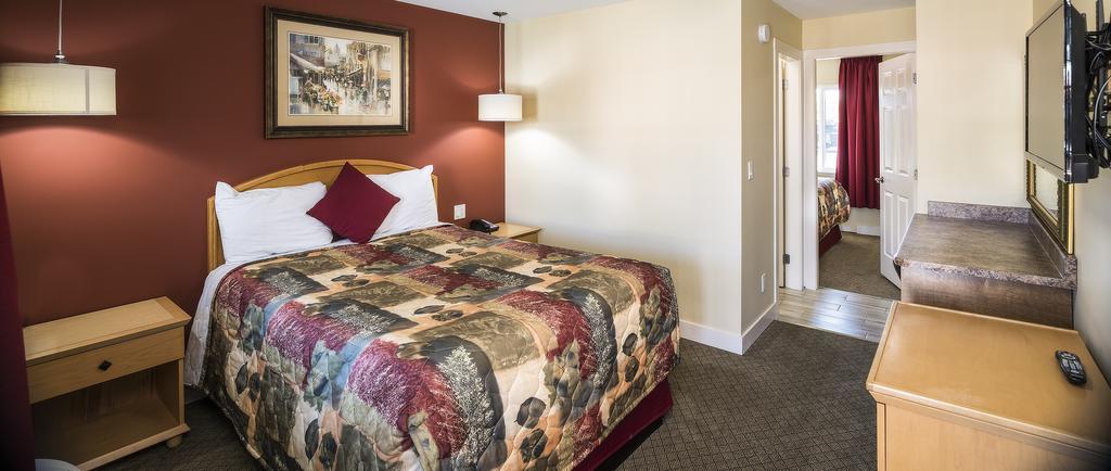 Sahara Courtyard Inn Penticton Ngoại thất bức ảnh