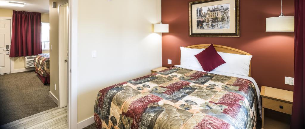 Sahara Courtyard Inn Penticton Ngoại thất bức ảnh